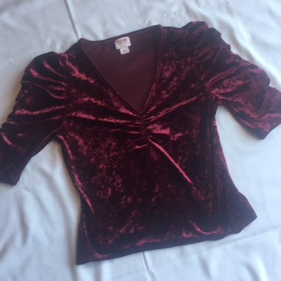 Red velour crop top - Picture 4 of 6
